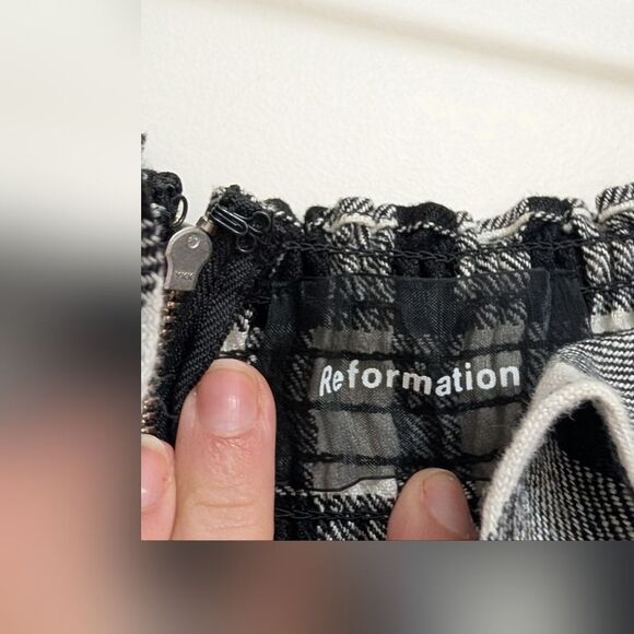 NWOT Reformation Hattie Off-Shoulder Gingham Dress 100% Linen Size 2 XS - Picture 3 of 6